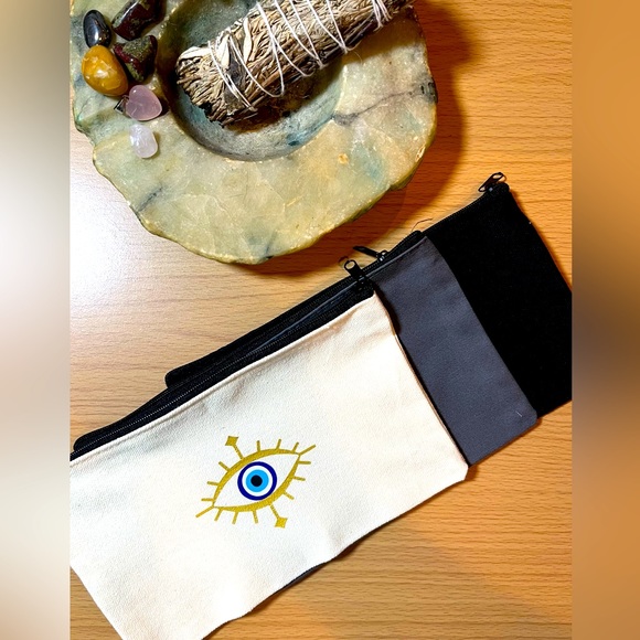 Small canvas bag with zipper. 🧿 Multiple uses. Makeup, crystals, sage, 💨, etc - Picture 1 of 3